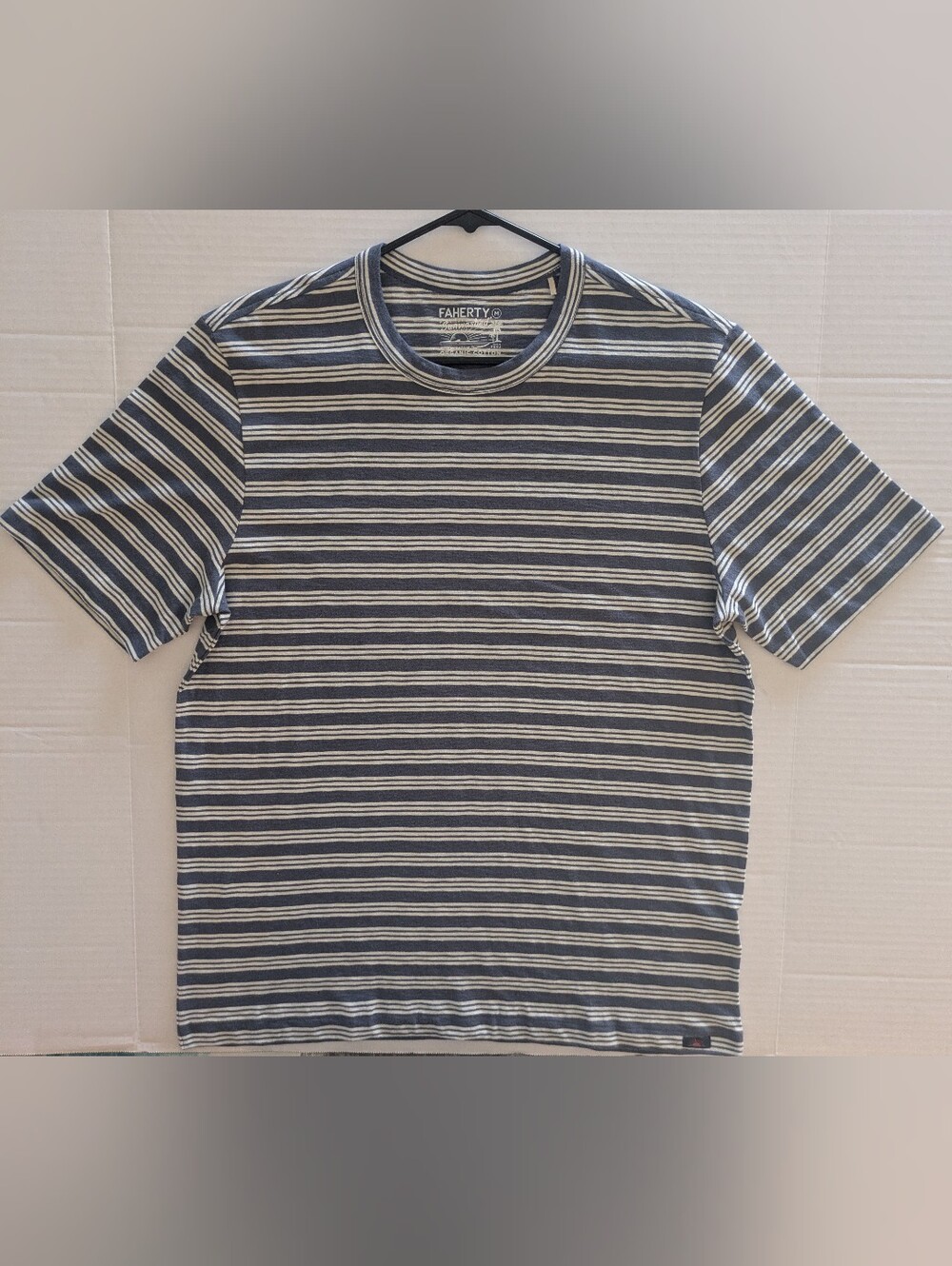 Faherty Men's Navy and White Striped Crewneck T-Shirt- M (NWOT)
